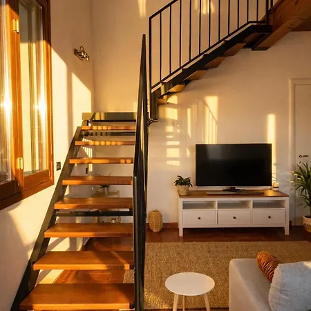 Dolce Collina, Sunset Terrace & Vineyard Views Apartamento