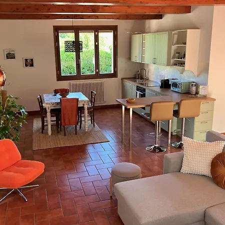 Dolce Collina, Sunset Terrace & Vineyard Views Apartamento