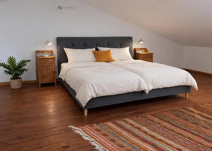 Апартаменты Getaway With Vineyard Views, Fast Wifi, Free Parking *