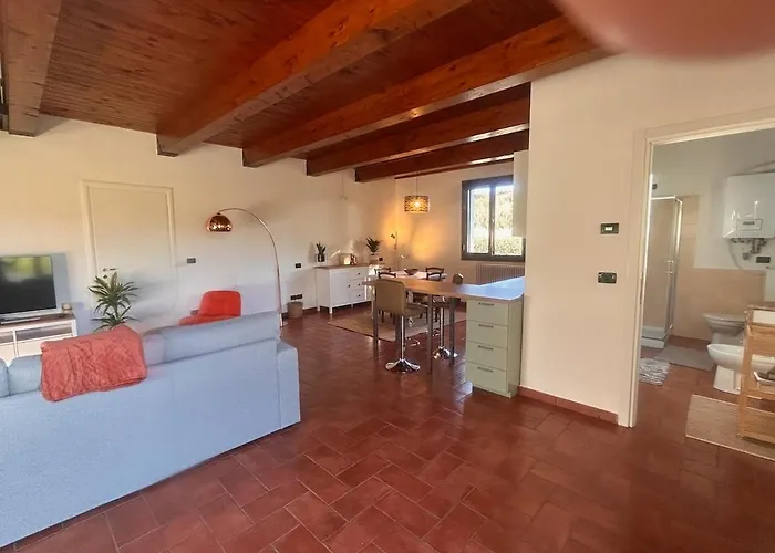 Getaway With Vineyard Views, Fast Wifi, Free Parking * Доцца